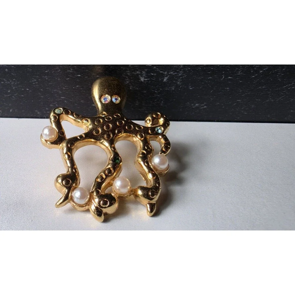 Avon Octopus Faux Pearl And Rhinestone Gold Tone Metal Pin Vintage READ